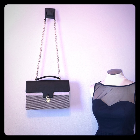 Olivia + Joy Handbags - Olivia & joy shoulder clutch